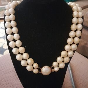 Elegant Cream Pearl Necklace
